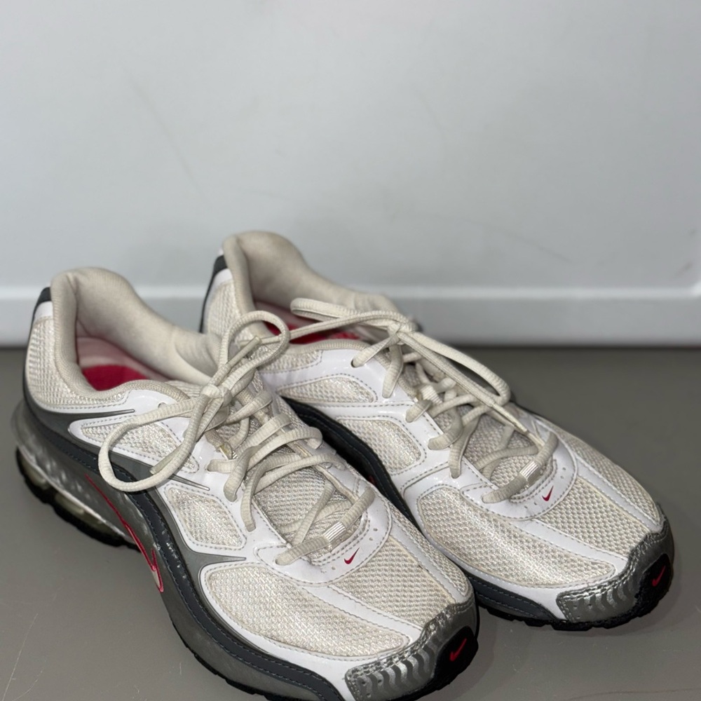 Nike White and Red Sneakers